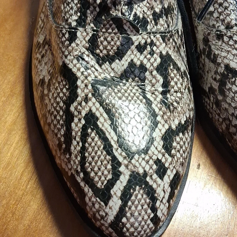 Cole Haan Women's Black and Cream Snake Print Oxfords Size 8